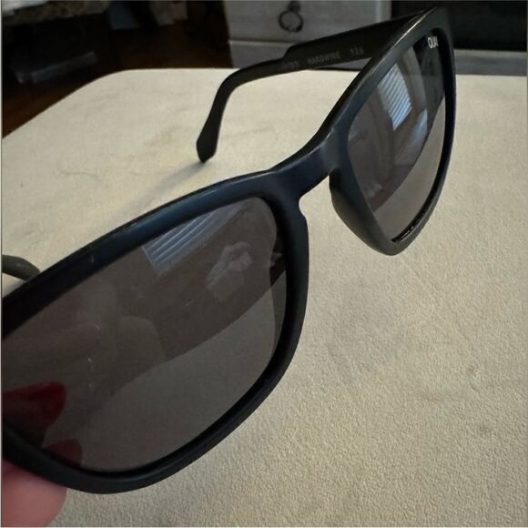 Quay Hardwire Unisex Polarized Sunglasses in Black Smoke - Picture 7 of 8